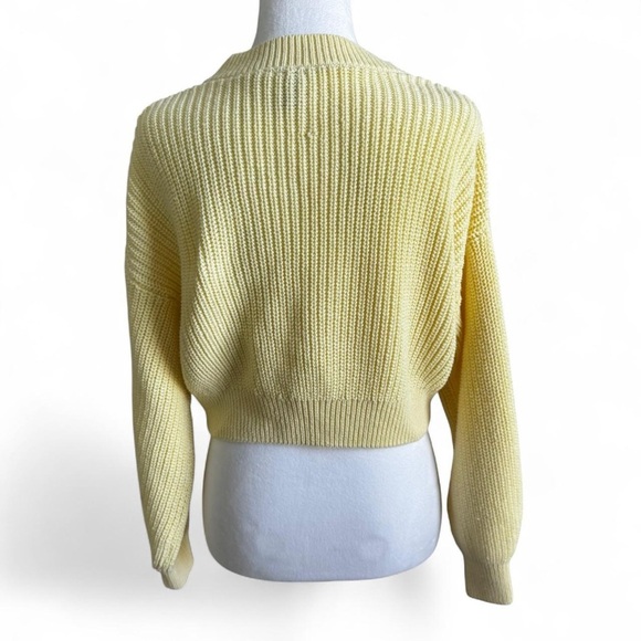 H&M Divided Butter Yellow Women's Knit Cropped Cardigan - Picture 2 of 7